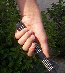 kidgrip_thumb_side.JPG (10317 bytes)